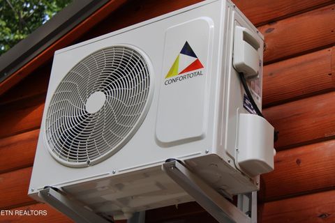 Tiny photo for 137 John Cox Rd, Deer Lodge, TN 37726 (MLS # 1336873)