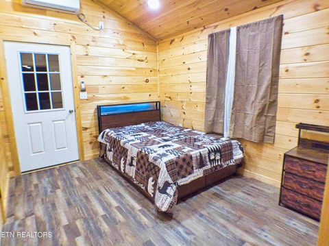 Tiny photo for 137 John Cox Rd, Deer Lodge, TN 37726 (MLS # 1336873)