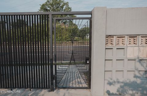 Tiny photo for 3415 N Broadway St #105, Knoxville, TN 37917 (MLS # 1333796)