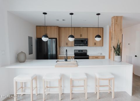 Tiny photo for 3415 N Broadway St #105, Knoxville, TN 37917 (MLS # 1333796)