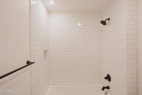 Tiny photo for 3415 N Broadway St #105, Knoxville, TN 37917 (MLS # 1333796)