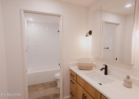 Tiny photo for 3415 N Broadway St #105, Knoxville, TN 37917 (MLS # 1333796)