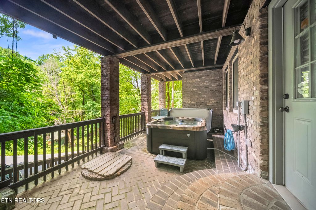Photo of 1322 North Baden Drive, Gatlinburg, TN 37738 (MLS # 1310103)