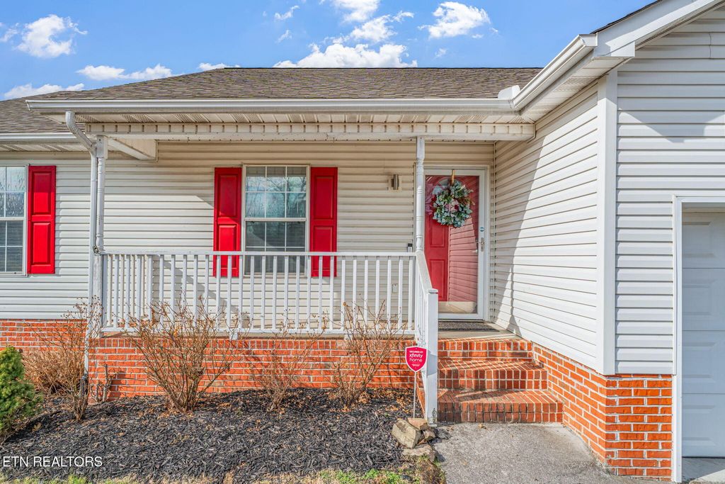 Photo of 4429 Saint Lucia Lane, Knoxville, TN 37921 (MLS # 1330051)