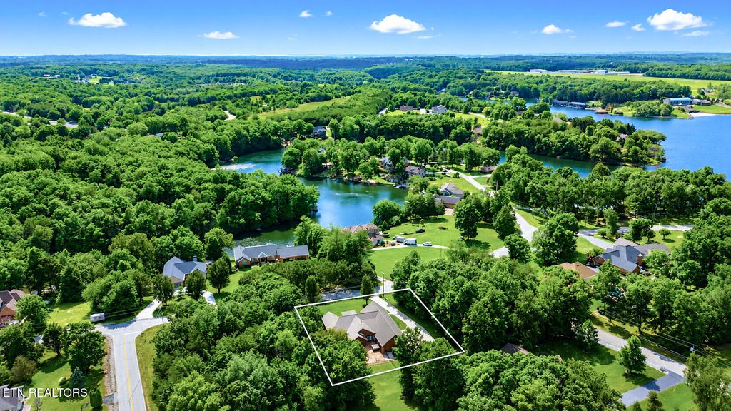 Photo of 1401 Holiday Drive, Crossville, TN 38555 (MLS # 1343465)