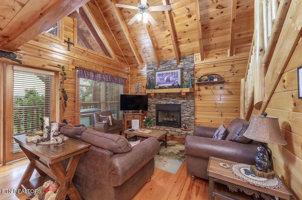 4528 Rocky Bluff Way