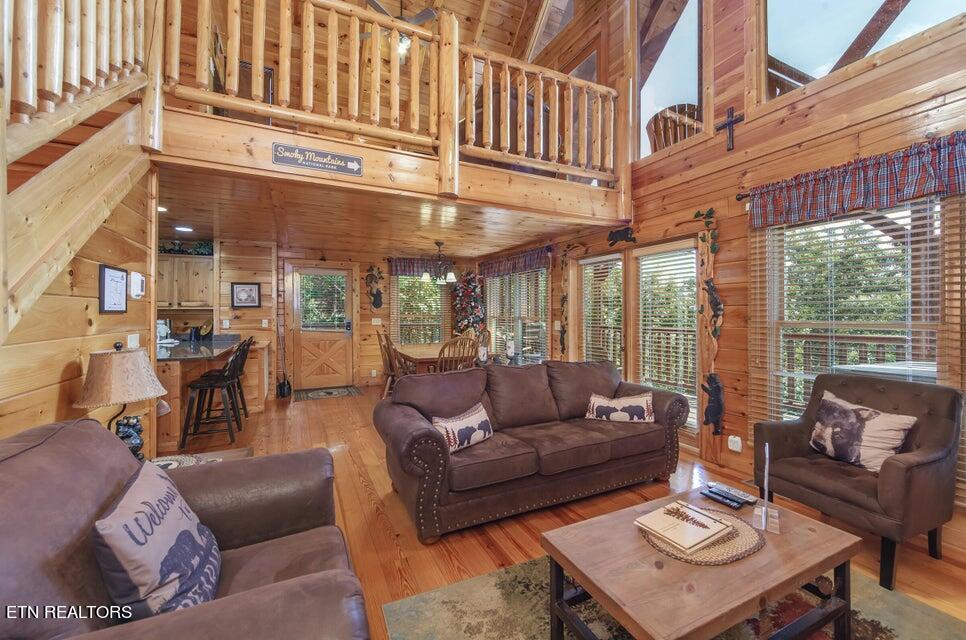 4528 Rocky Bluff Way