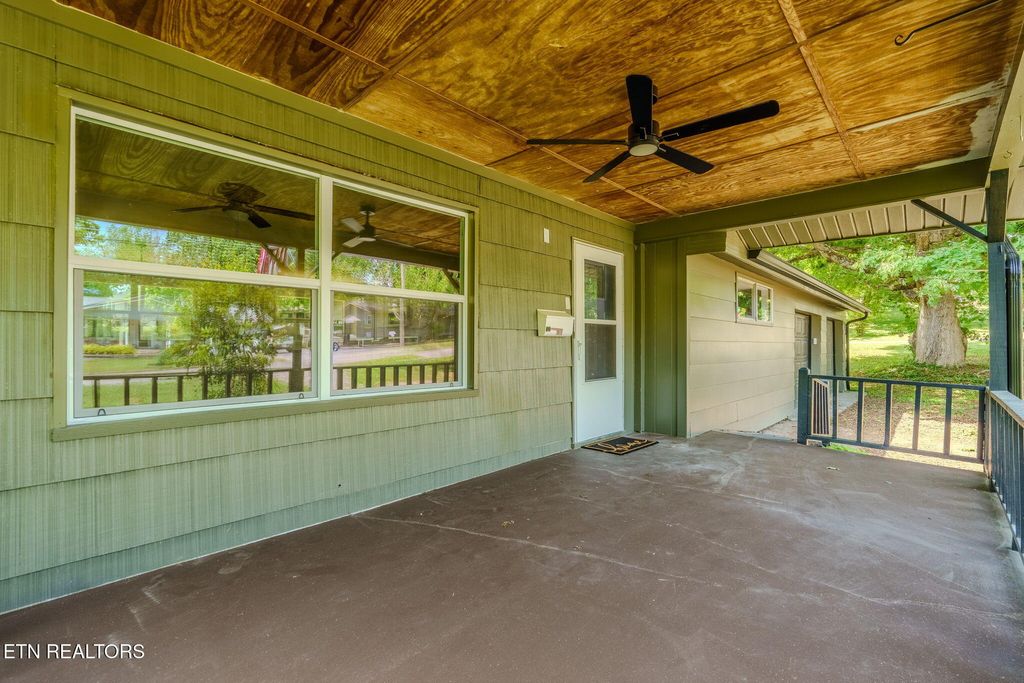 Photo of 415 North Ave, Athens, TN 37303 (MLS # 1339126)