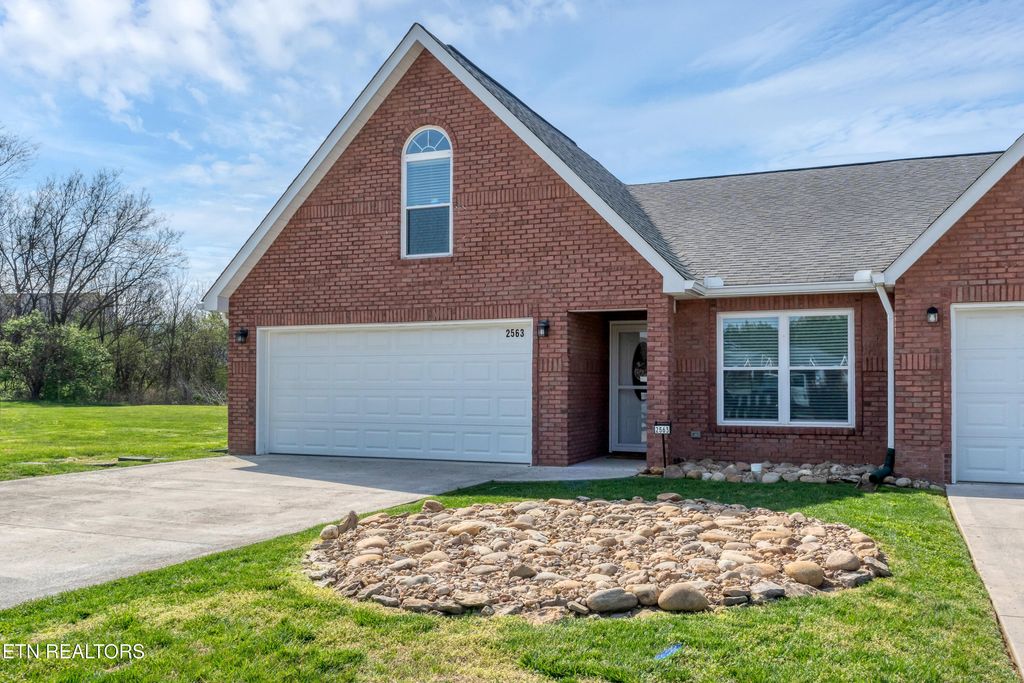 Photo of 2563 Keeneland Drive, Maryville, TN 37803 (MLS # 1333650)