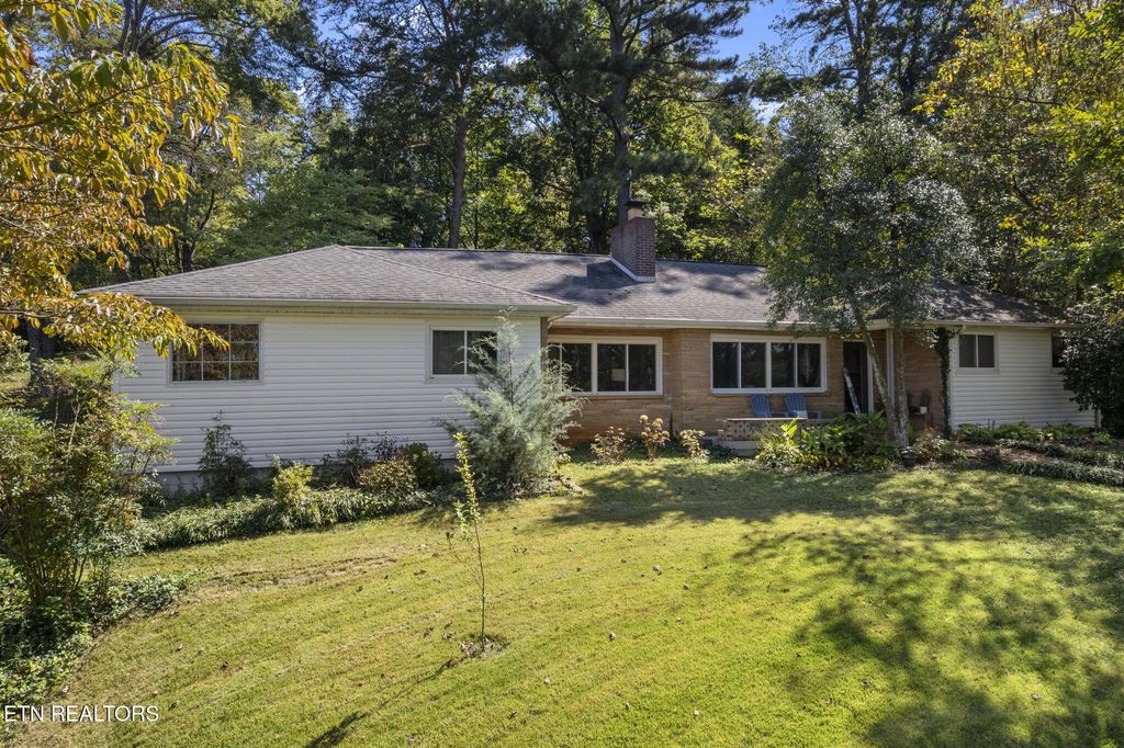 Photo of 1108 Sharon Rd, Knoxville, TN 37919 (MLS # 1315246)