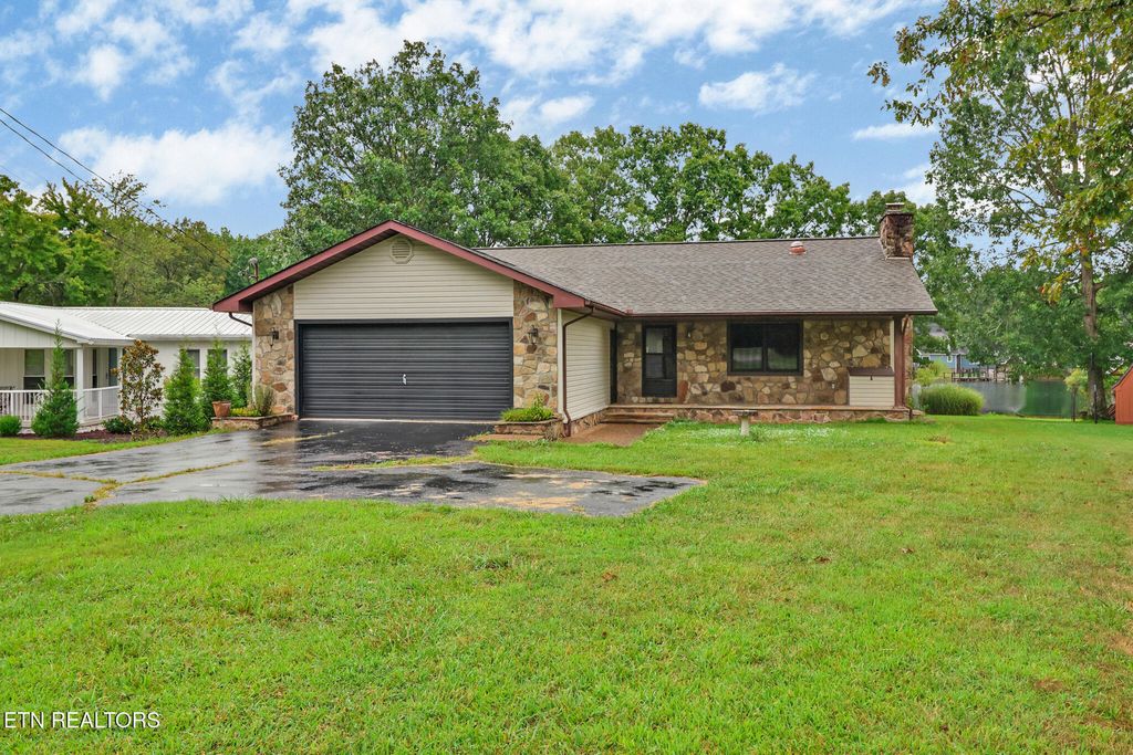 Photo of 9575 Cherokee Tr, Crossville, TN 38572 (MLS # 1311962)
