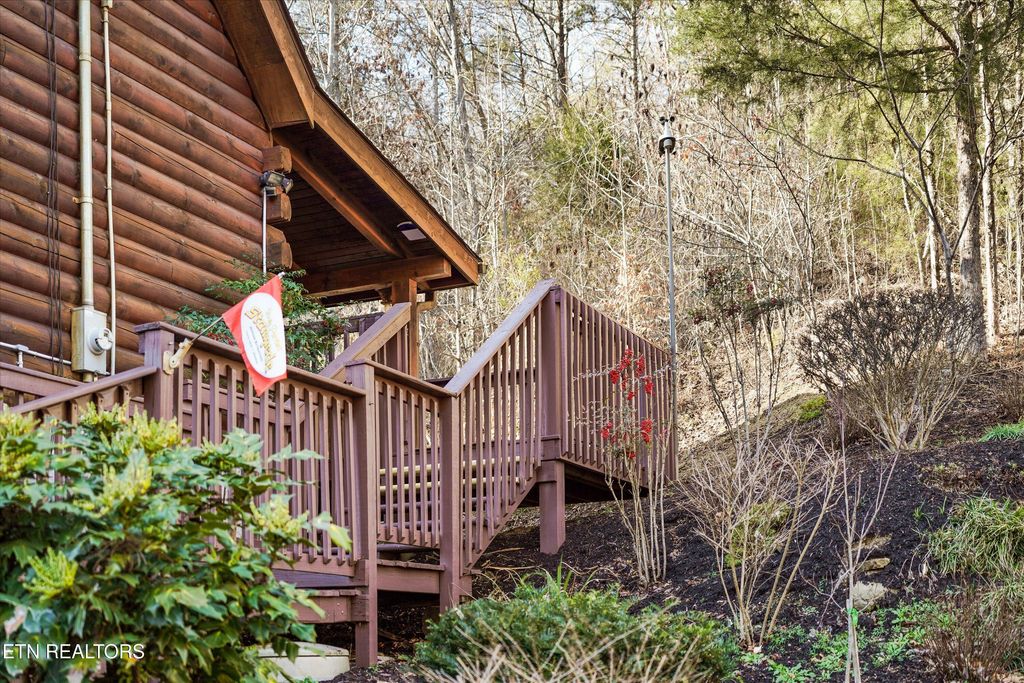 Photo of 1627 Eagle Springs Rd, Sevierville, TN 37876 (MLS # 1327253)