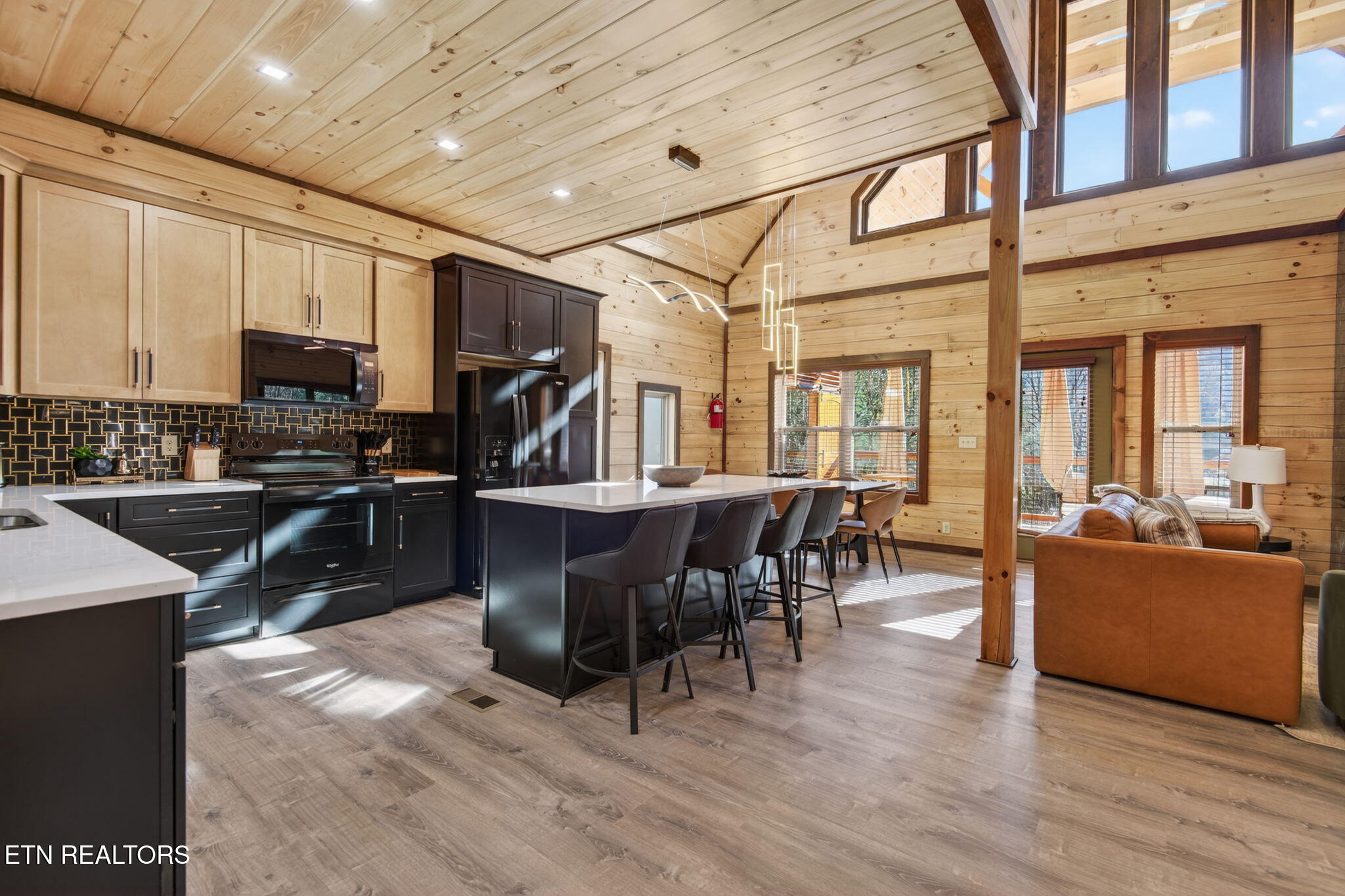 3138 White Falcon Way