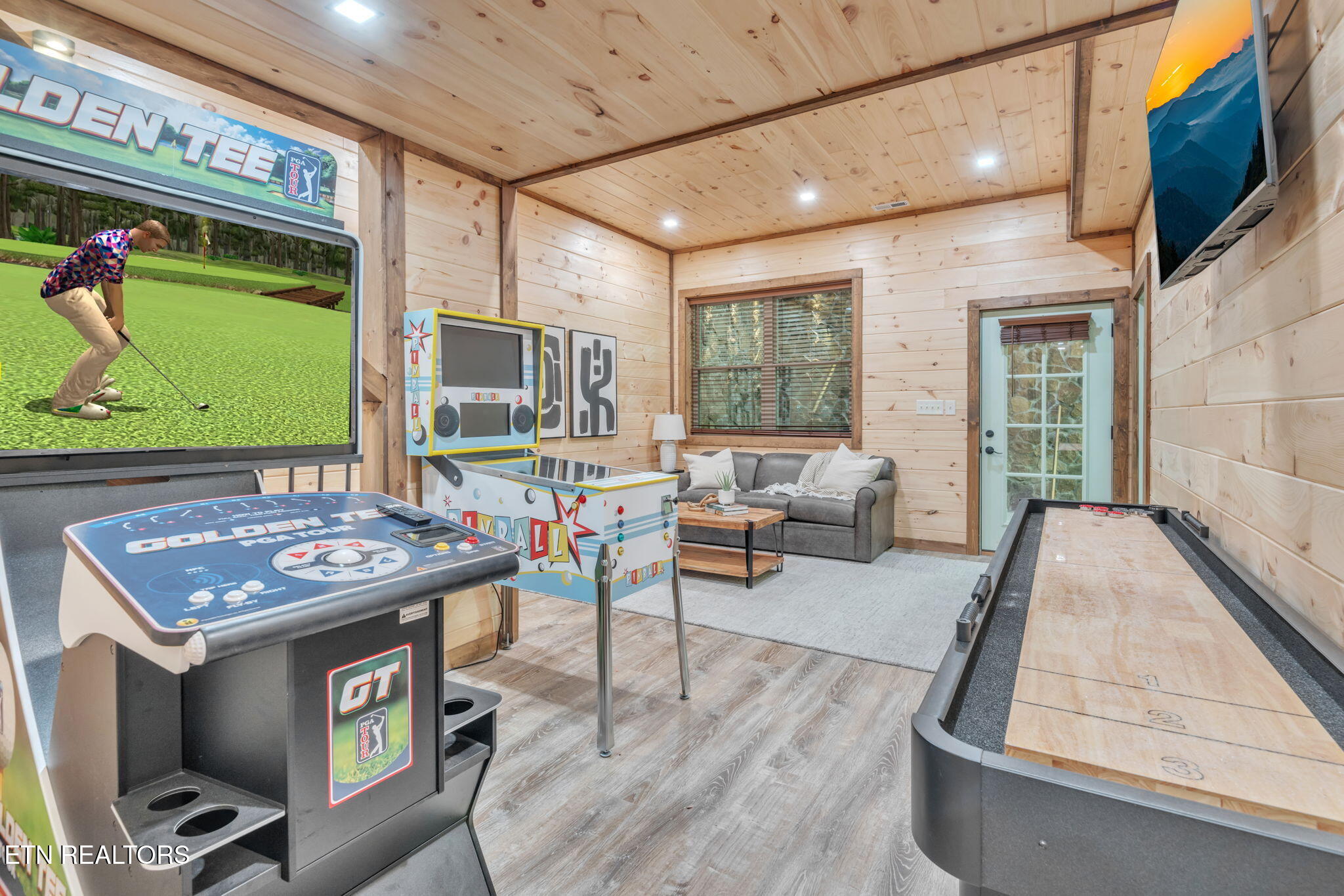 3138 White Falcon Way