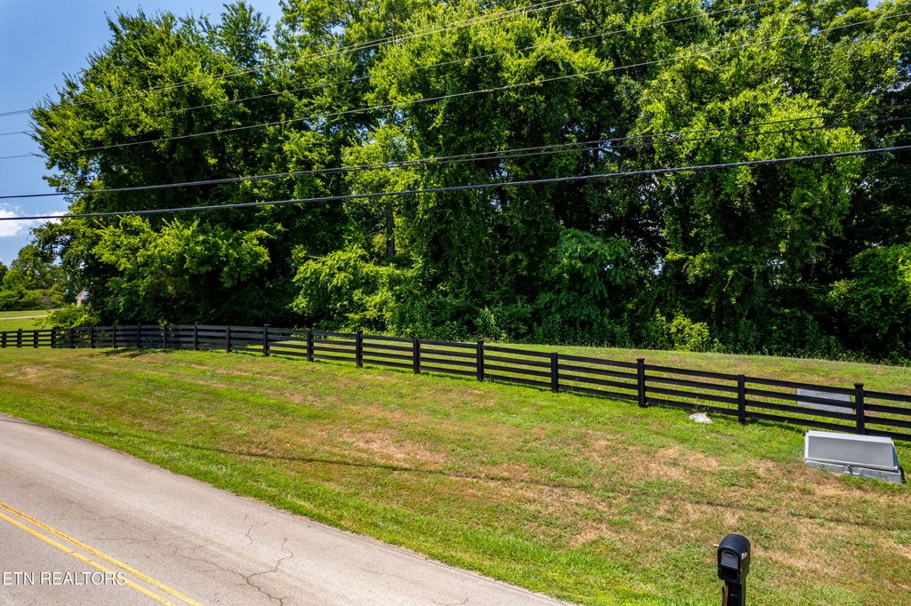 Photo of 11 Rankin Ferry Loop, Louisville, TN 37777 (MLS # 1310191)