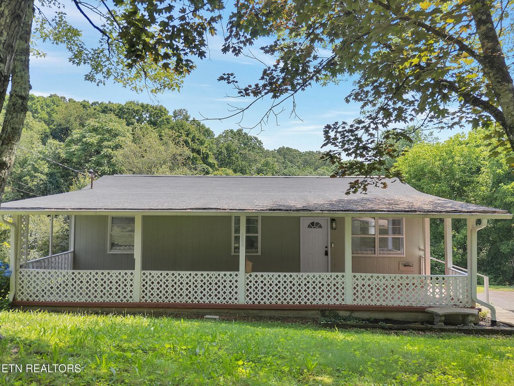 Photo of 233 Delozier Lane, Rockwood, TN 37854 (MLS # 1304495)