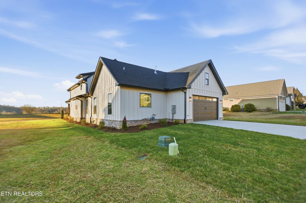 Photo of 263 Wildcat Run Drive, Loudon, TN 37774 (MLS # 1322421)