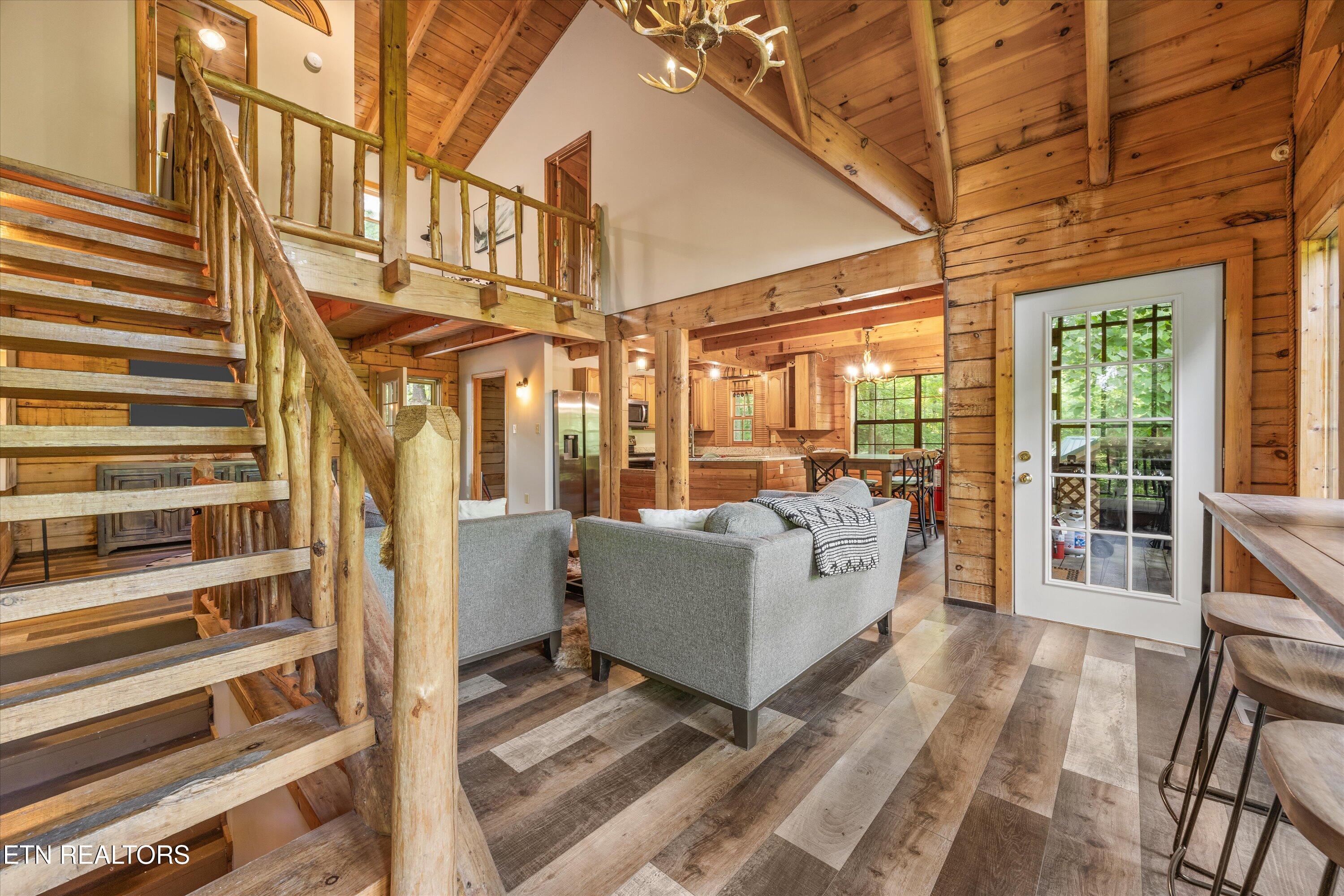 212 & 216 Parkline Way