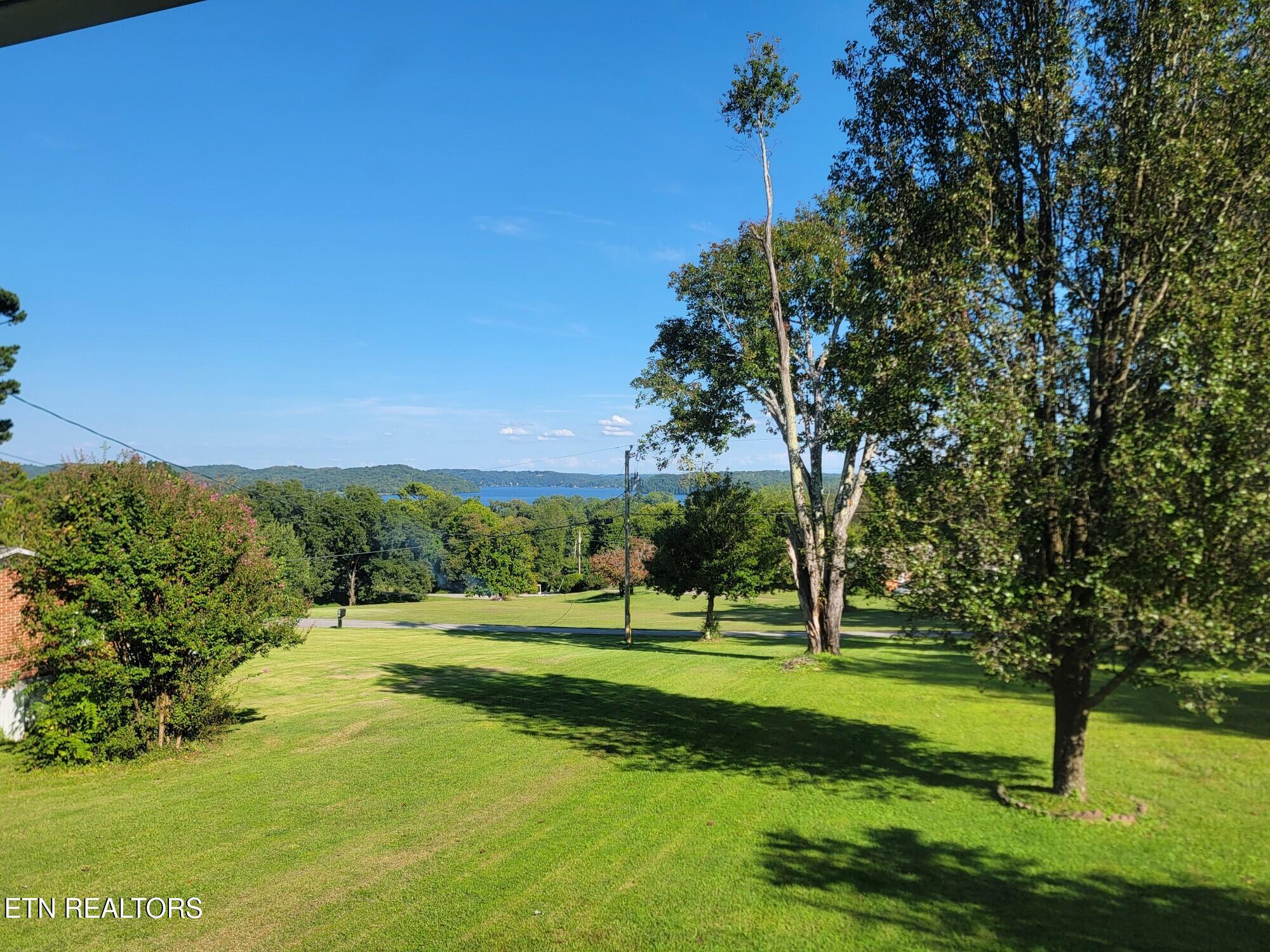 161 S Hillcrest Drive