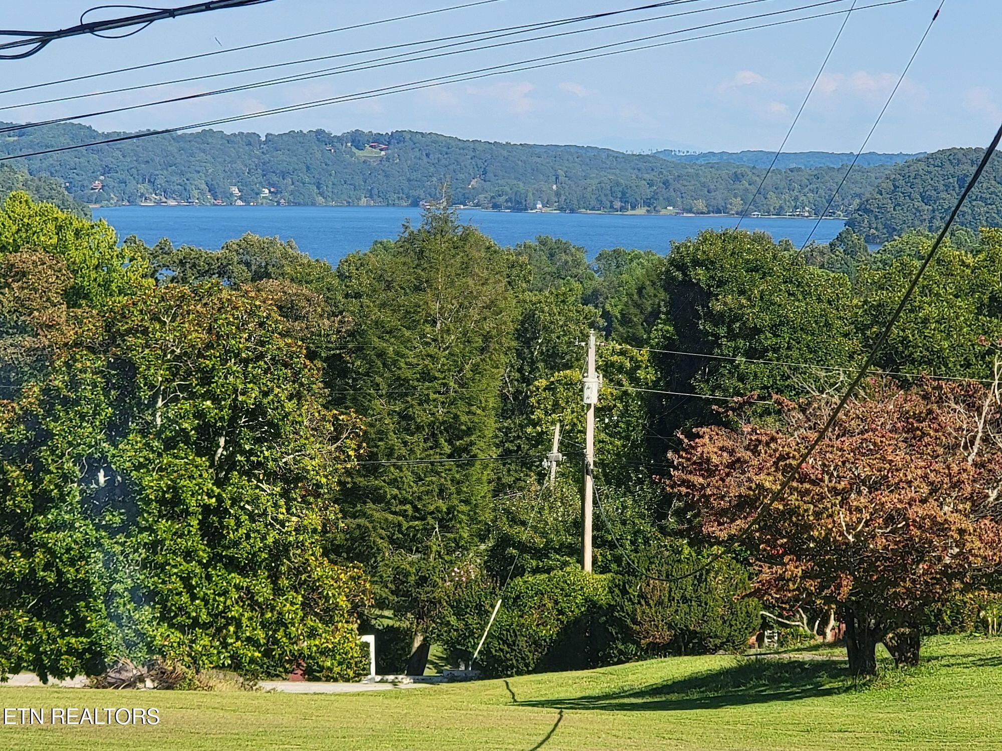 161 S Hillcrest Drive