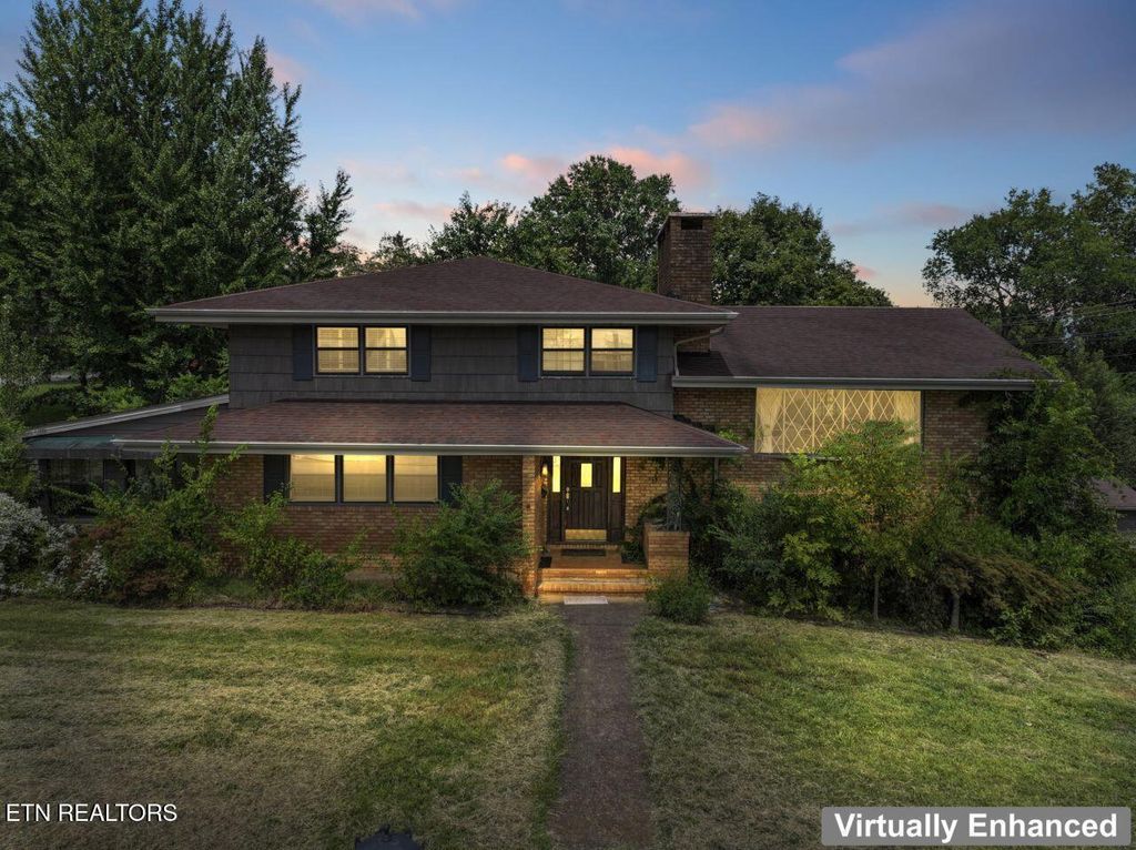 Photo of 212 W Central Ave, Sweetwater, TN 37874 (MLS # 1326489)