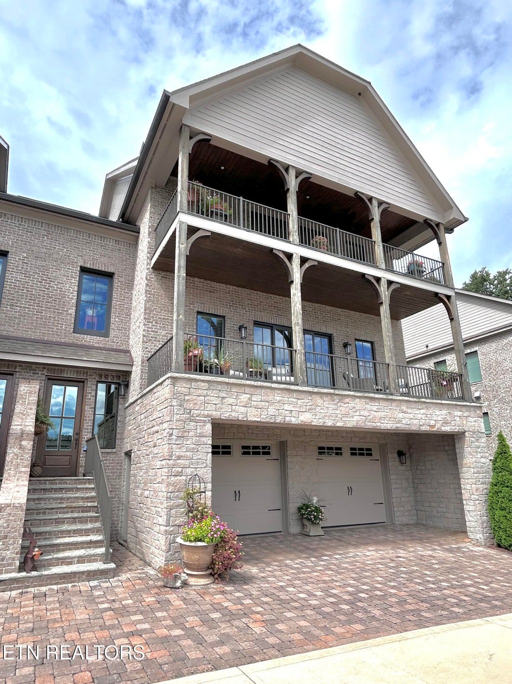 Photo of 8939 Linksvue Drive, Knoxville, TN 37922 (MLS # 1355330)