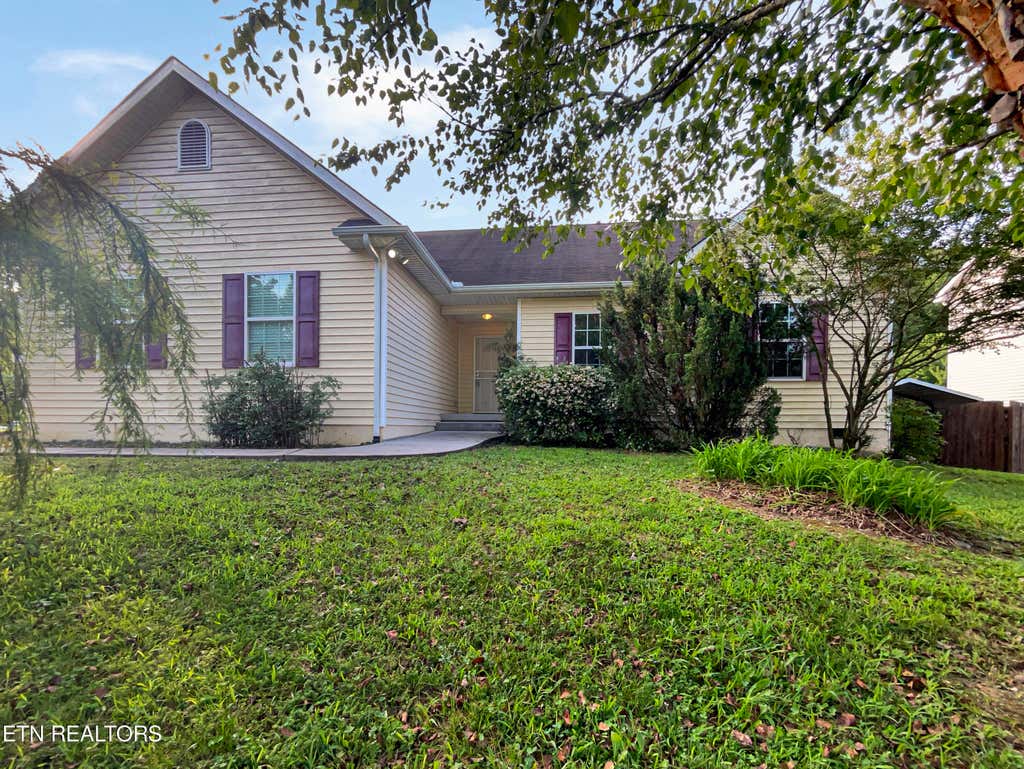Photo of 3200 Mistletoe Drive, Knoxville, TN 37924 (MLS # 1272753)