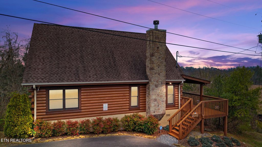 Photo of 2048 Eagle Feather Drive, Sevierville, TN 37876 (MLS # 1331117)