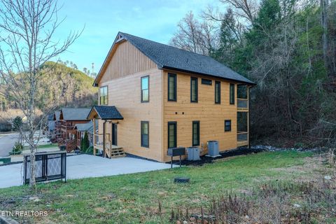 Photo of 3139 Cherokee Valley Drive, Sevierville, TN 37862 (MLS # 1327780)