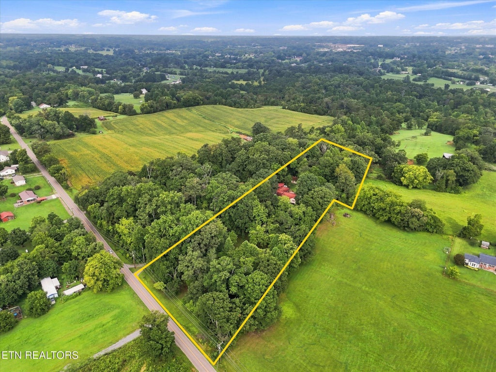 Photo of 3215 Tuckaleechee Pike, Maryville, TN 37803 (MLS # 1354627)