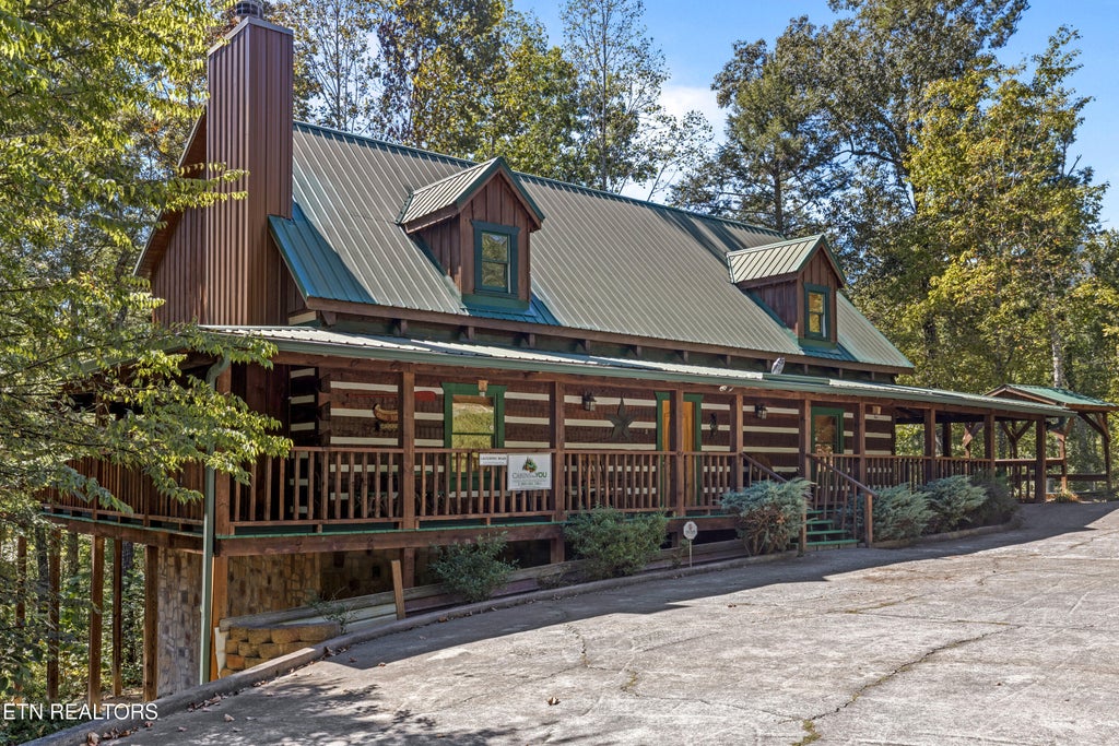 Photo of 1515 Bluff Ridge Rd, Sevierville, TN 37876 (MLS # 1357952)
