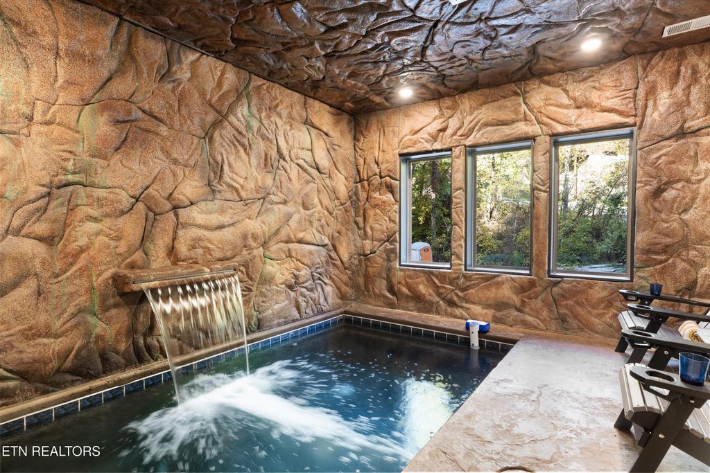 Photo of 2110 Valley Creek Way, Pigeon Forge, TN 37862 (MLS # 1280832)