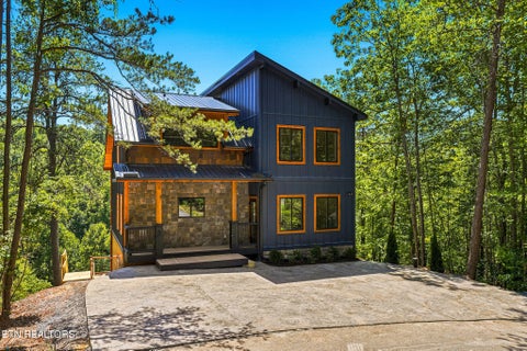 Photo of 2145 Beach Front Drive, Sevierville, TN 37876 (MLS # 1348016)