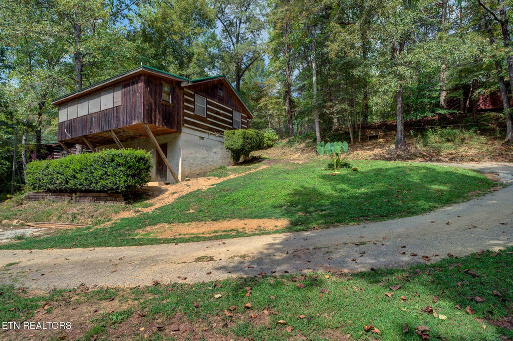 Photo of 1540 Walt Price Rd, Sevierville, TN 37876 (MLS # 1317089)