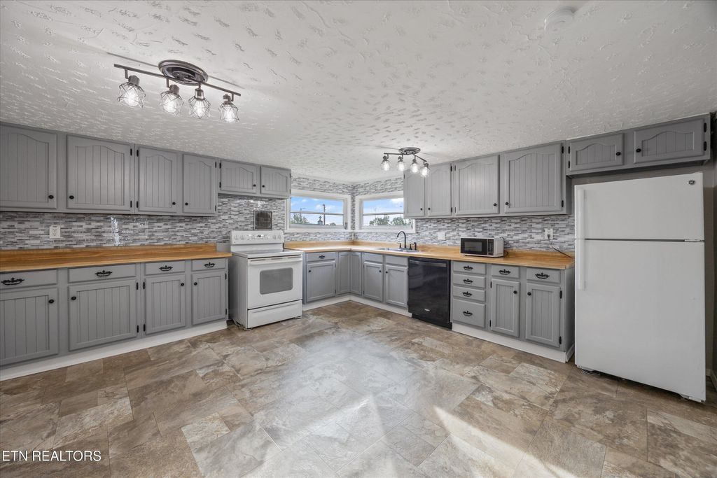 Photo of 826 Sidebrook Ave, Knoxville, TN 37921 (MLS # 1337173)