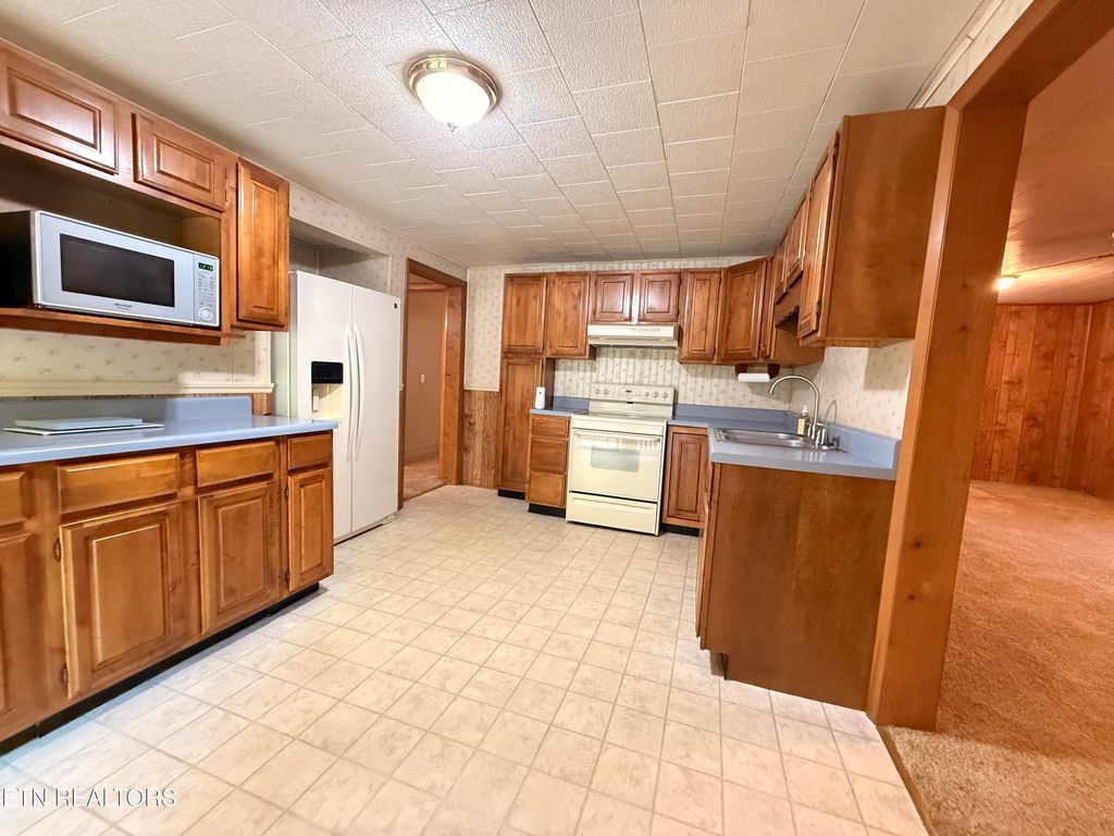 Photo of 854 Oakdale St, Appalachia, VA 24216 (MLS # 1338776)