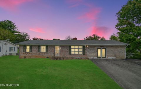 Photo of 5405 Bluefield Rd, Knoxville, TN 37921 (MLS # 1319699)