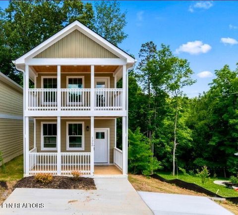 Photo of 172 W Meeting St, Dandridge, TN 37725 (MLS # 1331364)