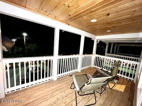 Tiny photo for 172 W Meeting St, Dandridge, TN 37725 (MLS # 1331364)