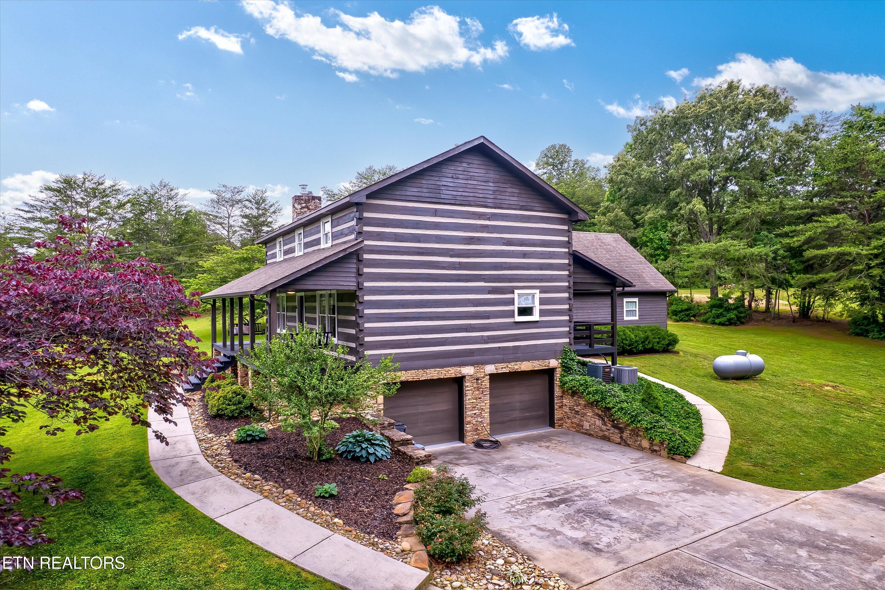 6039 Lindrick Lane