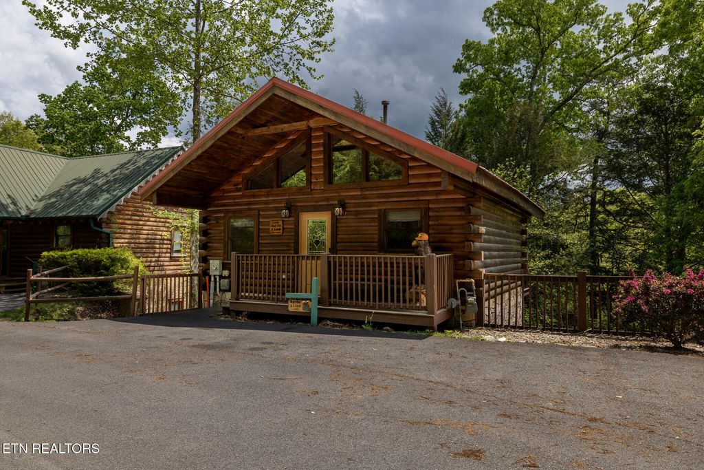 Photo of 1745 Mountain Shadows Way, Gatlinburg, TN 37738 (MLS # 1299400)