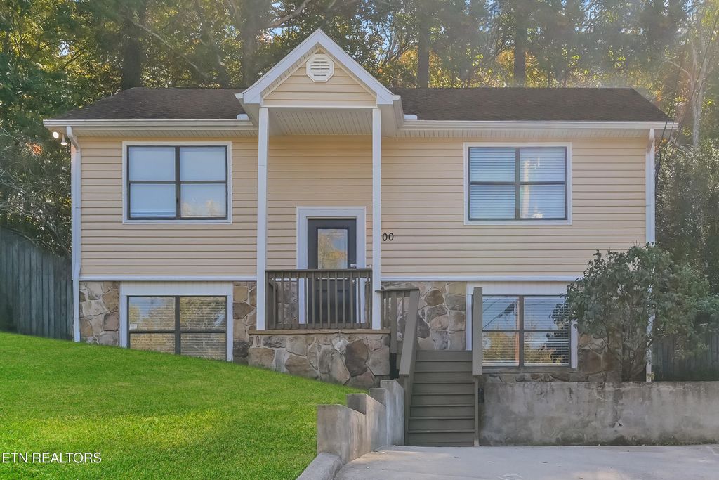 Photo of 1500 Weeping Willow Court, Knoxville, TN 37931 (MLS # 1323371)