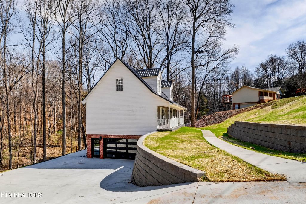 Photo of 1050 Briar Court, Talbott, TN 37877 (MLS # 1332330)