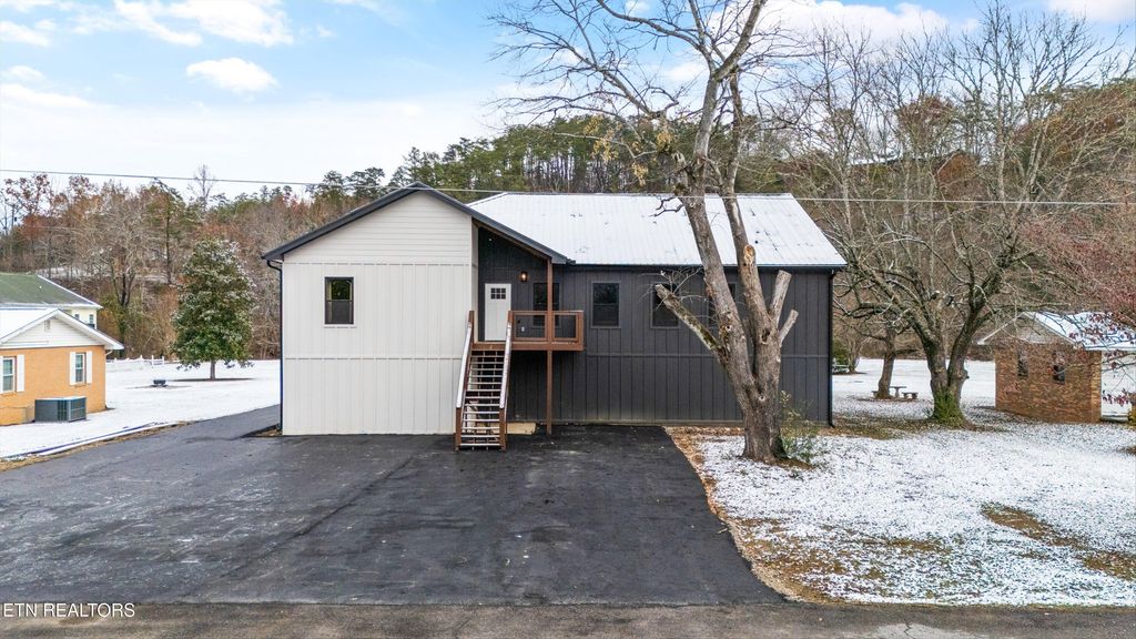Photo of 2671 High Valley Drive, Pigeon Forge, TN 37863 (MLS # 1264227)