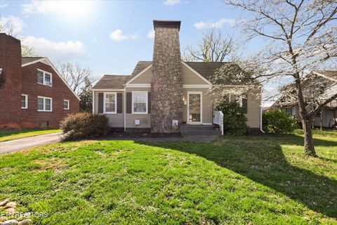 Photo of 140 Hillcrest Drive, Knoxville, TN 37918 (MLS # 1335036)