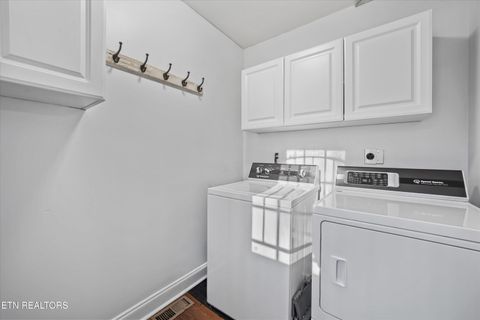 Tiny photo for 183 Laurel Rd, Clinton, TN 37716 (MLS # 1326454)