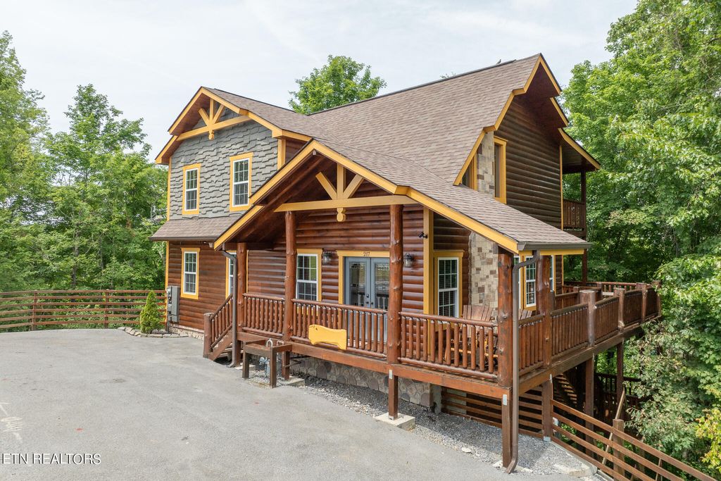 Photo of 217 Alpine Mountain Way Way, Pigeon Forge, TN 37863 (MLS # 1265158)