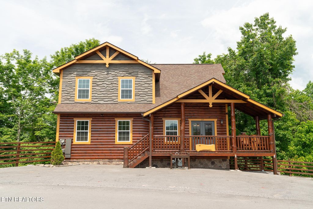 Photo of 217 Alpine Mountain Way Way, Pigeon Forge, TN 37863 (MLS # 1265158)