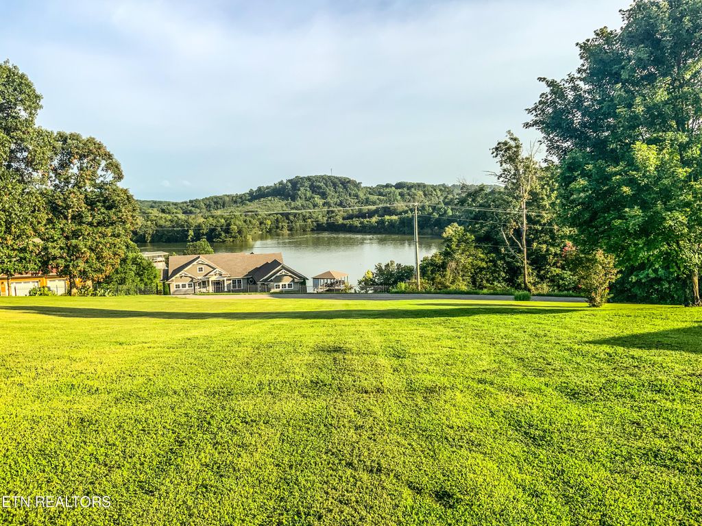 Photo of 7960 Morganton Rd, Greenback, TN 37742 (MLS # 1271724)