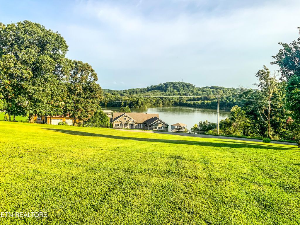 Photo of 7960 Morganton Rd, Greenback, TN 37742 (MLS # 1271724)